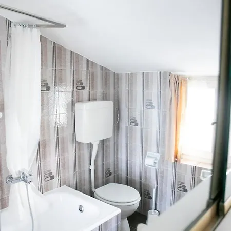 Iseolakerental - Casa La Rondine Apartament *