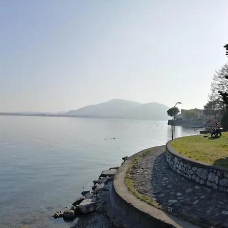 Iseolakerental - Casa La Rondine Daire *